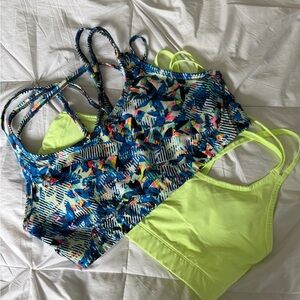 GapFit two sports bra tops L removable pads comfortable band. NWOT.